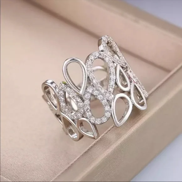 New Women’s 925 Stamped Water Drop Diamond Ring - Picture 2 of 6